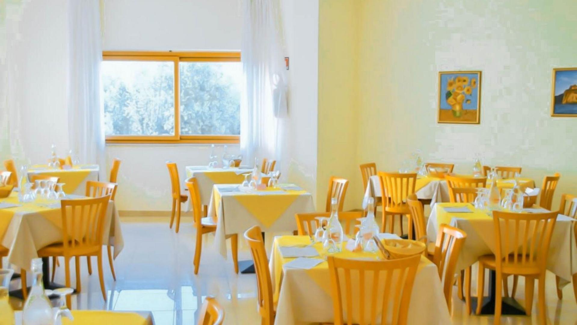 Club Touring Beach Hotel Rodi Garganico Exterior foto