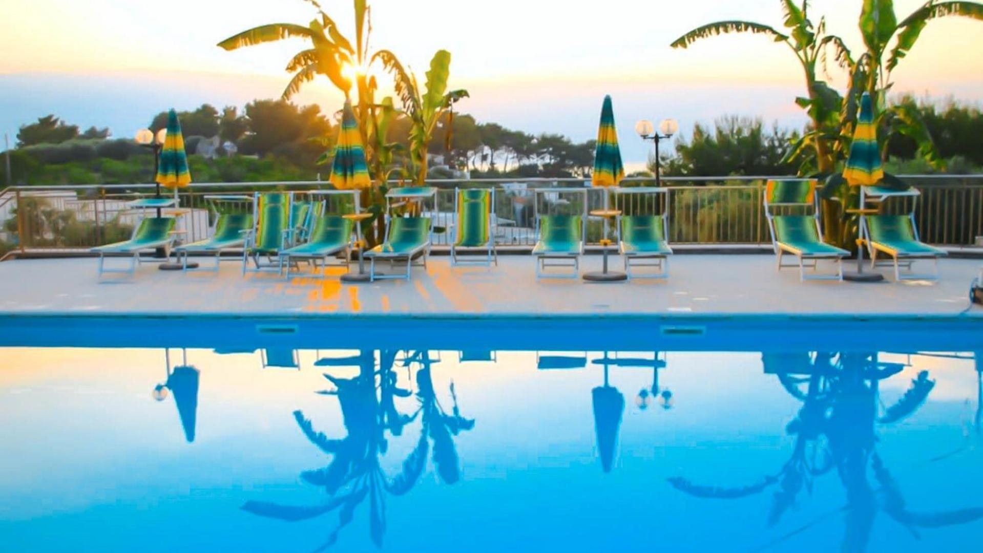 Club Touring Beach Hotel Rodi Garganico Exterior foto