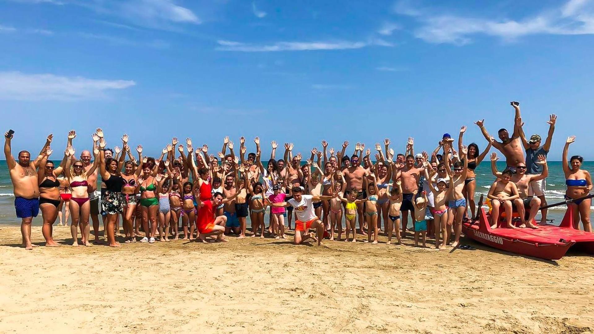 Club Touring Beach Hotel Rodi Garganico Exterior foto